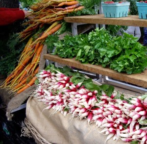 The Wednesday farmers market in Ganges offers local color.
