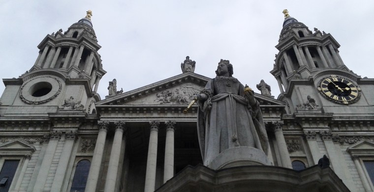 20160904_st-pauls-queen-anne-looking-up