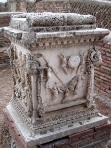 2016-ostia-antica-altar