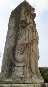 20160910_ostia-antica-entry-angel