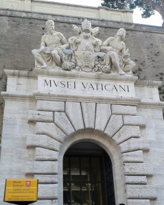 20160913-vatican-museum-entry